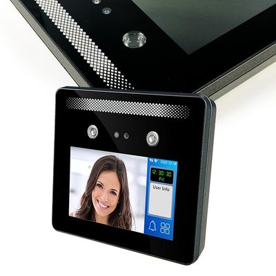 La carte TCP du lecteur RFID de Code QR font face à lire la machine biométrique